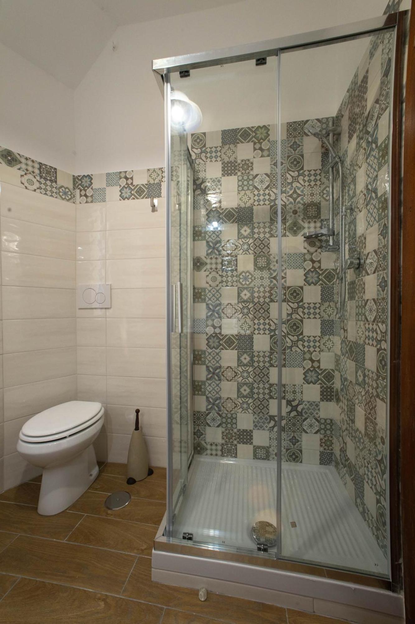 Holly Apartment Rom